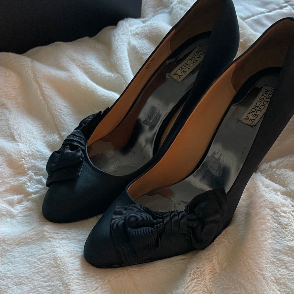 Badgley Mischka Elegant Black Bow Heels
